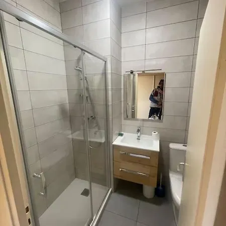 Apartment Studio Sur Les Hauteurs Du Du Bourget