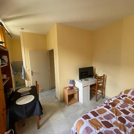 Studio Sur Les Hauteurs Du Du Bourget Apartment